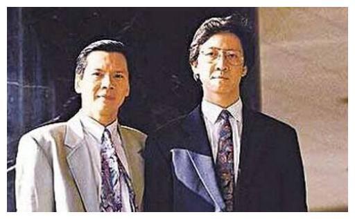 1996年，白小航带着小弟扇了向华强两巴掌，20年后“尸骨无存”