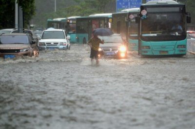 ​中国最大暴雨记录，一天降雨量1748.5毫米