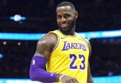 ​盘点NBA十大抠门球员 詹姆斯流量也抠排第一