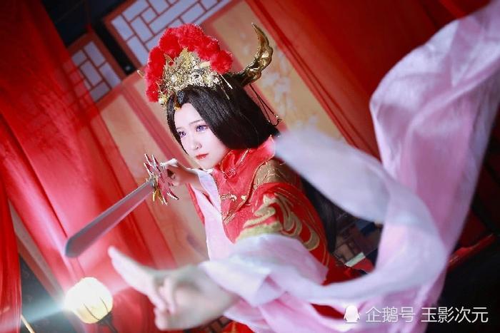 王者荣耀Cosplay露娜：你的一生，由我所爱！