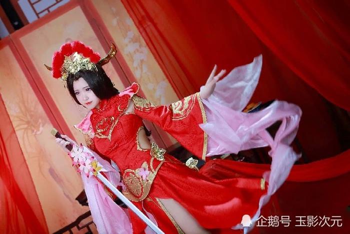 王者荣耀Cosplay露娜：你的一生，由我所爱！