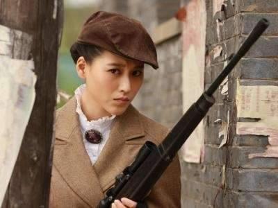 挤走杨紫出演《家有儿女》，却是靠其父关系，今31岁仍不温不火